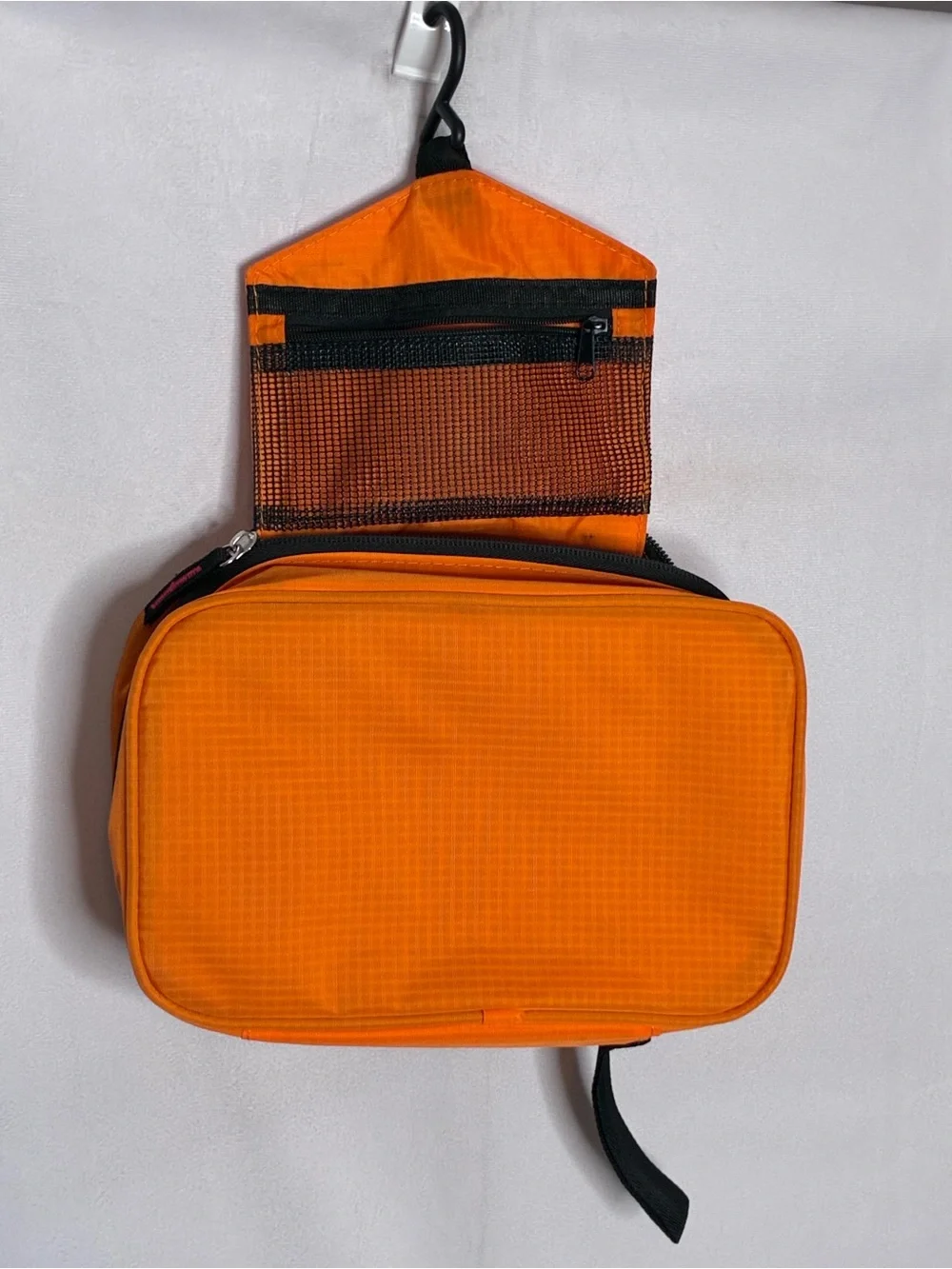 🐼 3/$25 GUC Hanging Travel Toiletry Bag - Orange